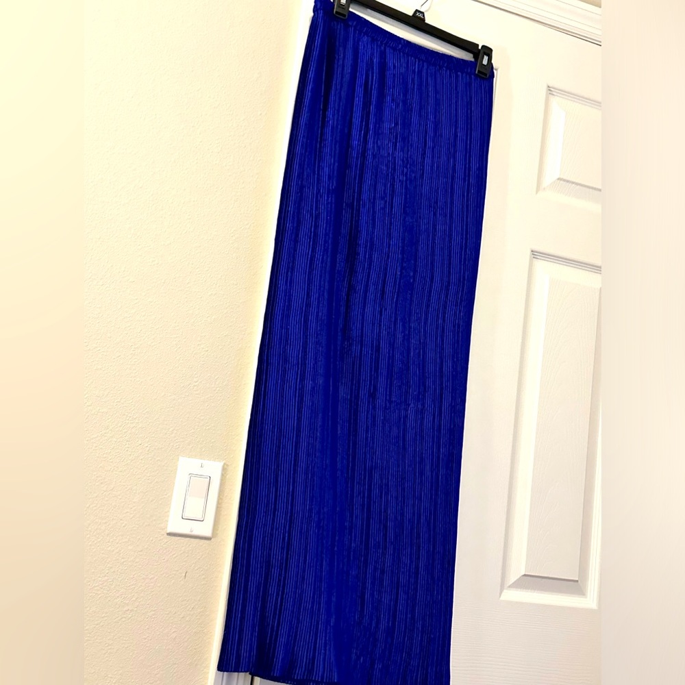 Long pleated Blue skirt